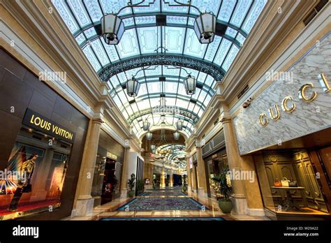 gucci best place to buy in las vegas|bellagio las vegas shops.